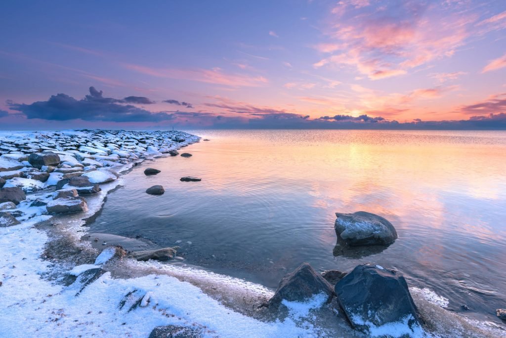 Dam in het IJsselmeer bij Stavoren